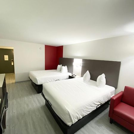 Ramada By Wyndham Tuscaloosa Hotel Екстериор снимка