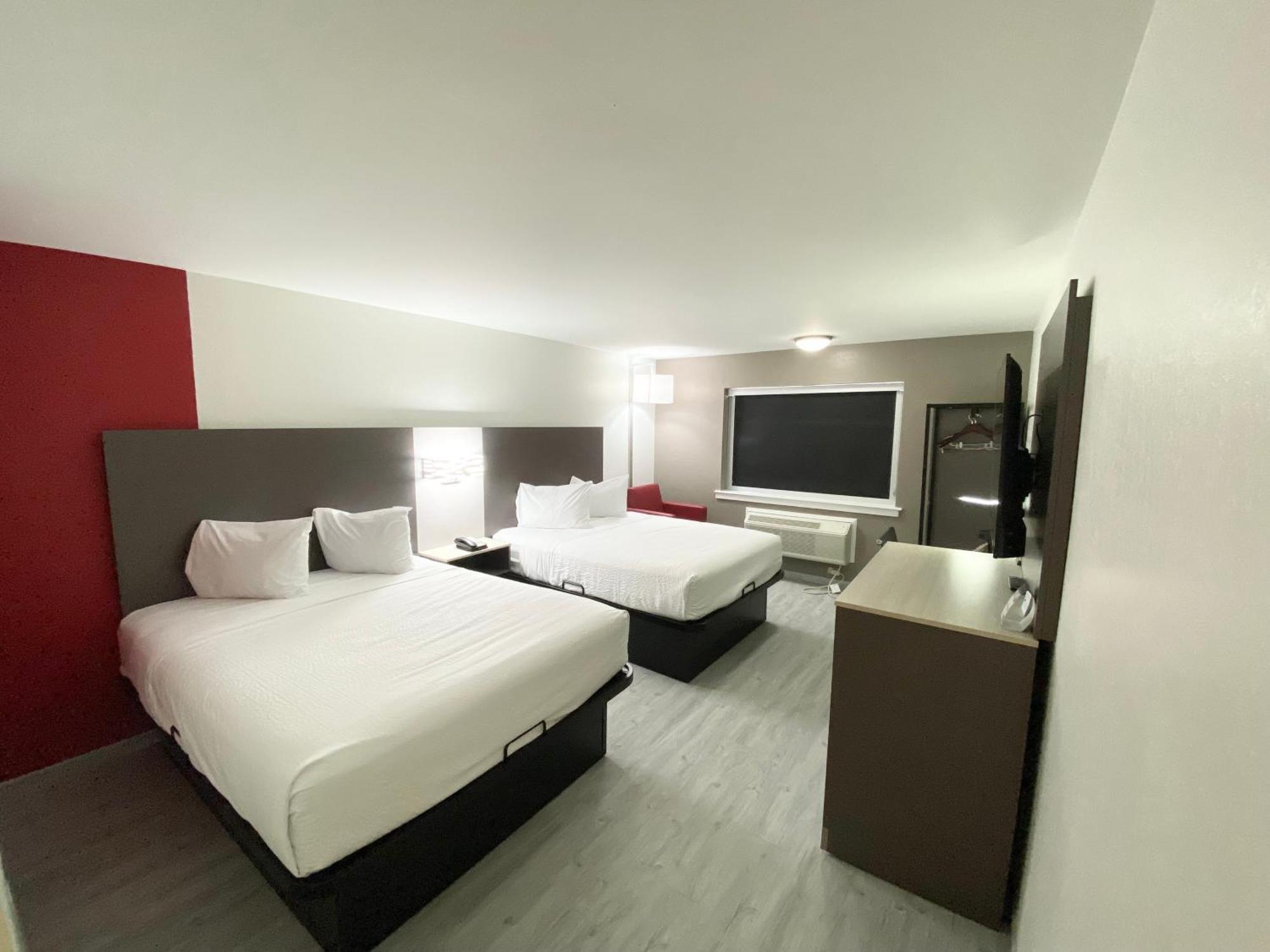 Ramada By Wyndham Tuscaloosa Hotel Екстериор снимка