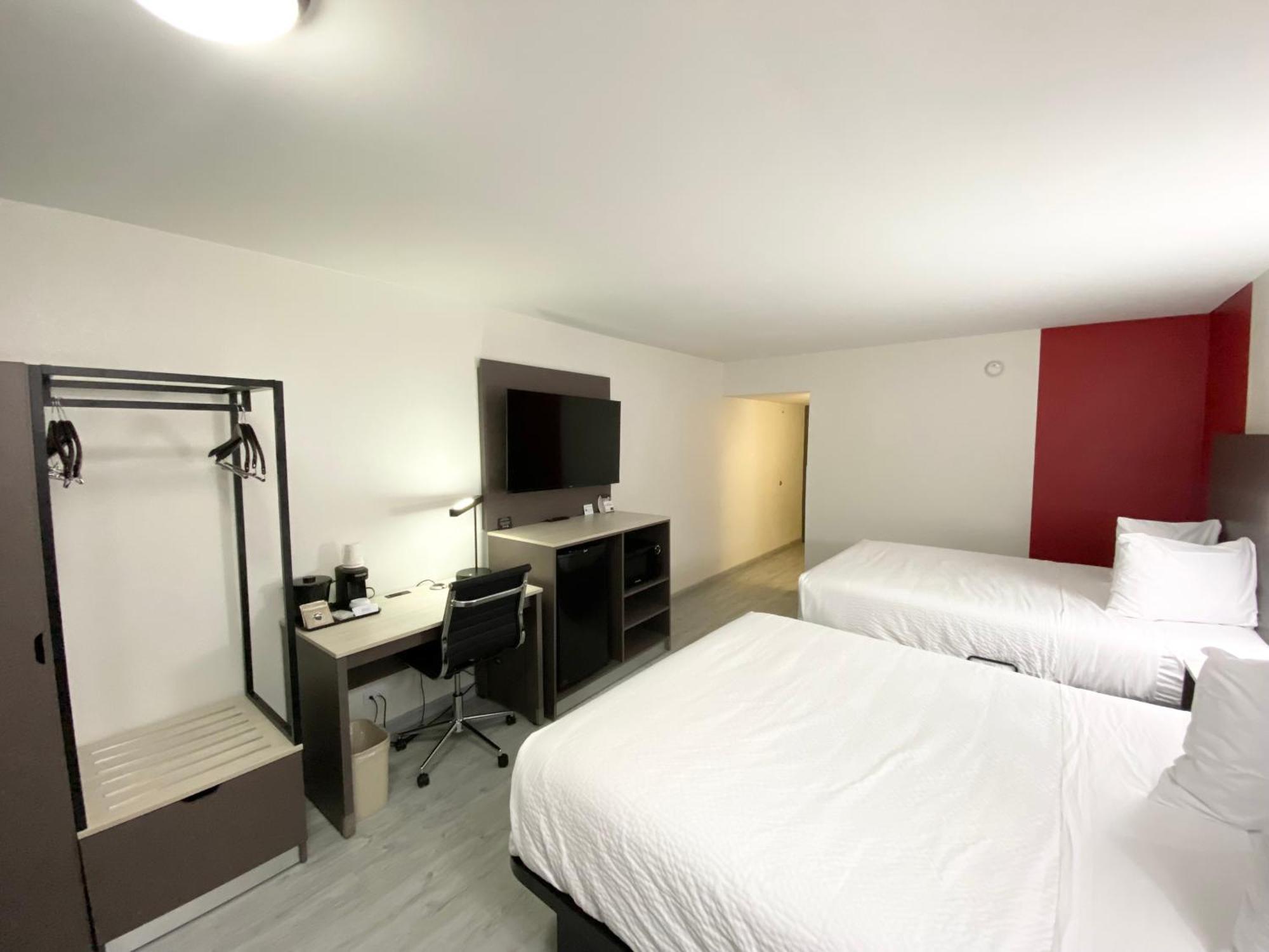 Ramada By Wyndham Tuscaloosa Hotel Екстериор снимка