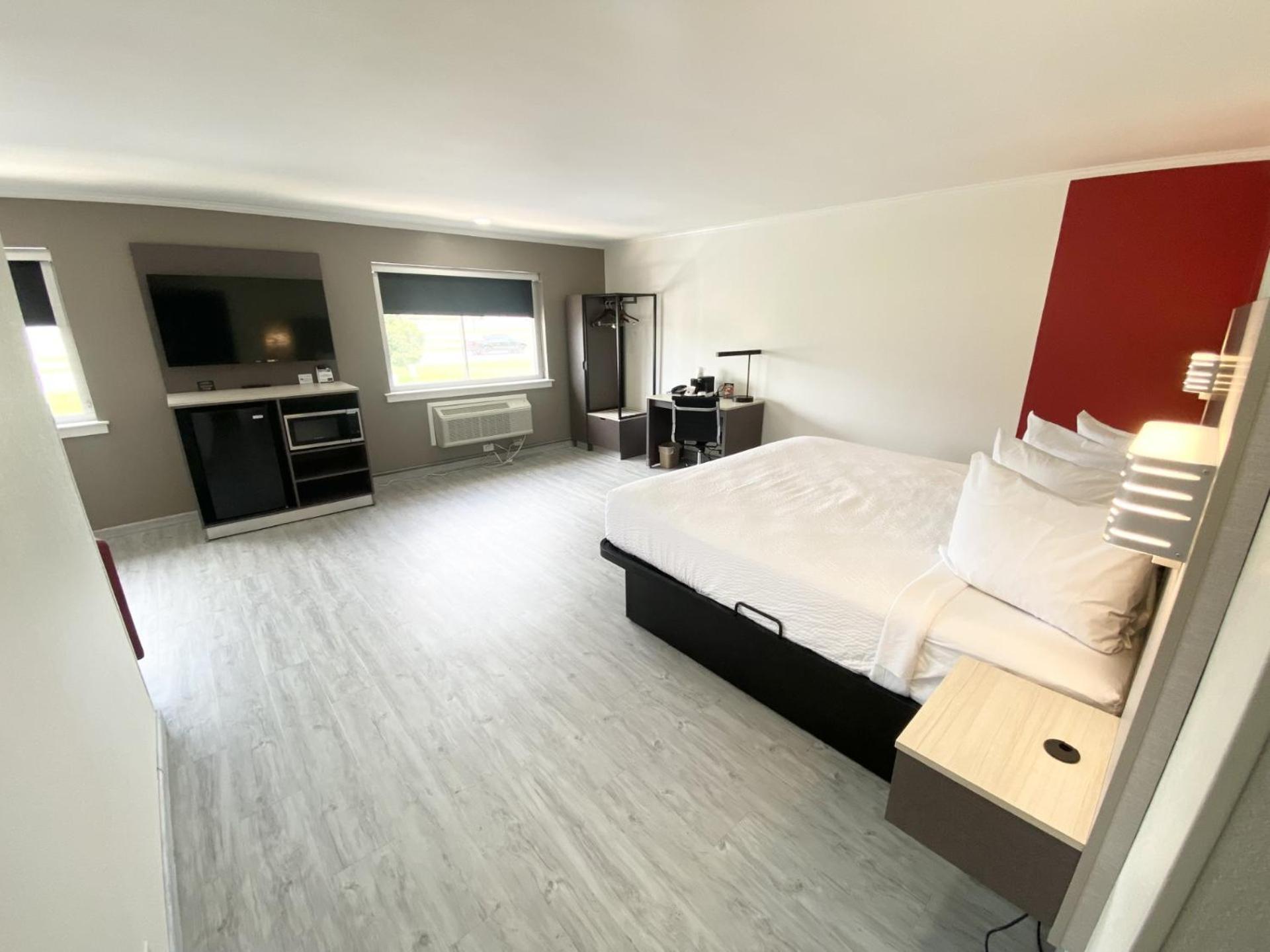 Ramada By Wyndham Tuscaloosa Hotel Екстериор снимка