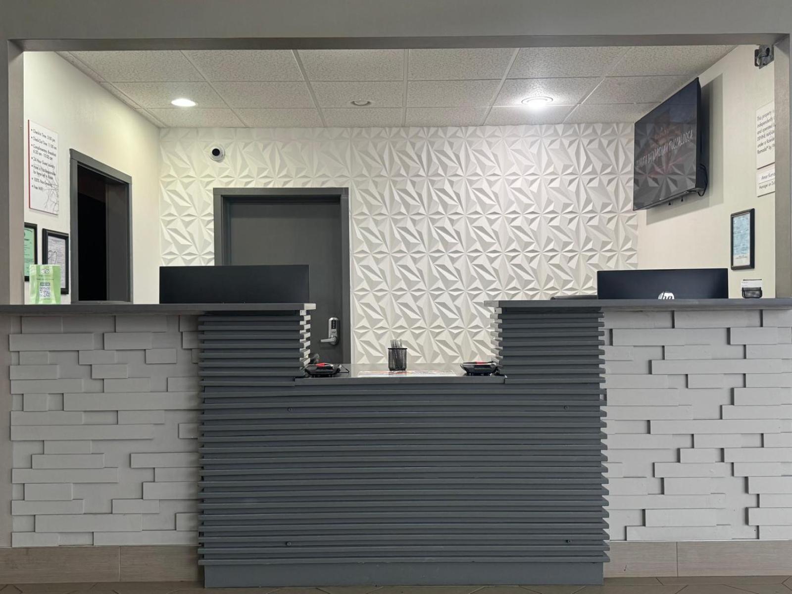 Ramada By Wyndham Tuscaloosa Hotel Екстериор снимка